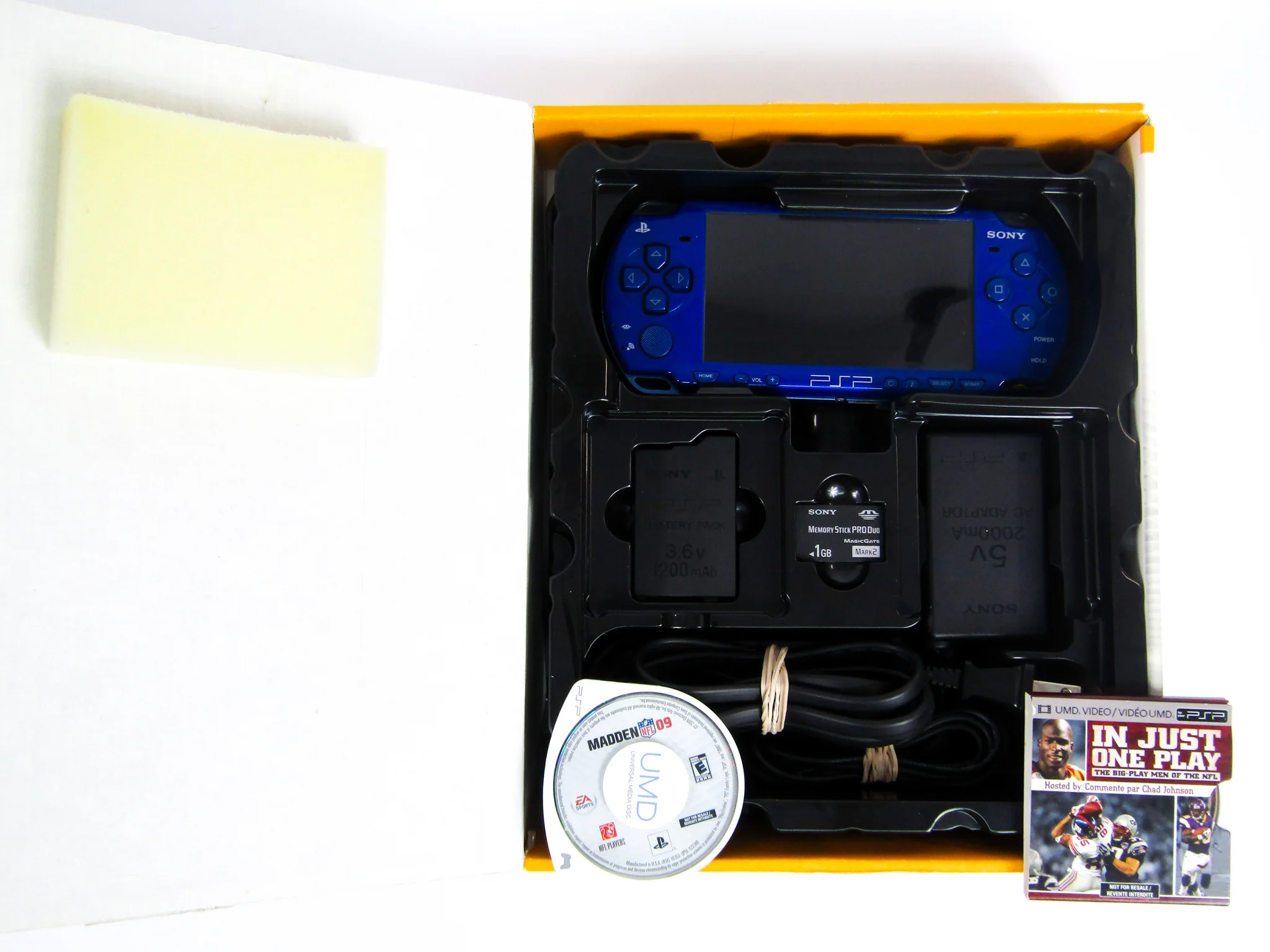 PlayStation Portable System [PSP-2000] [Madden 2009 Limited Edition] Blue (PSP) - Image 4