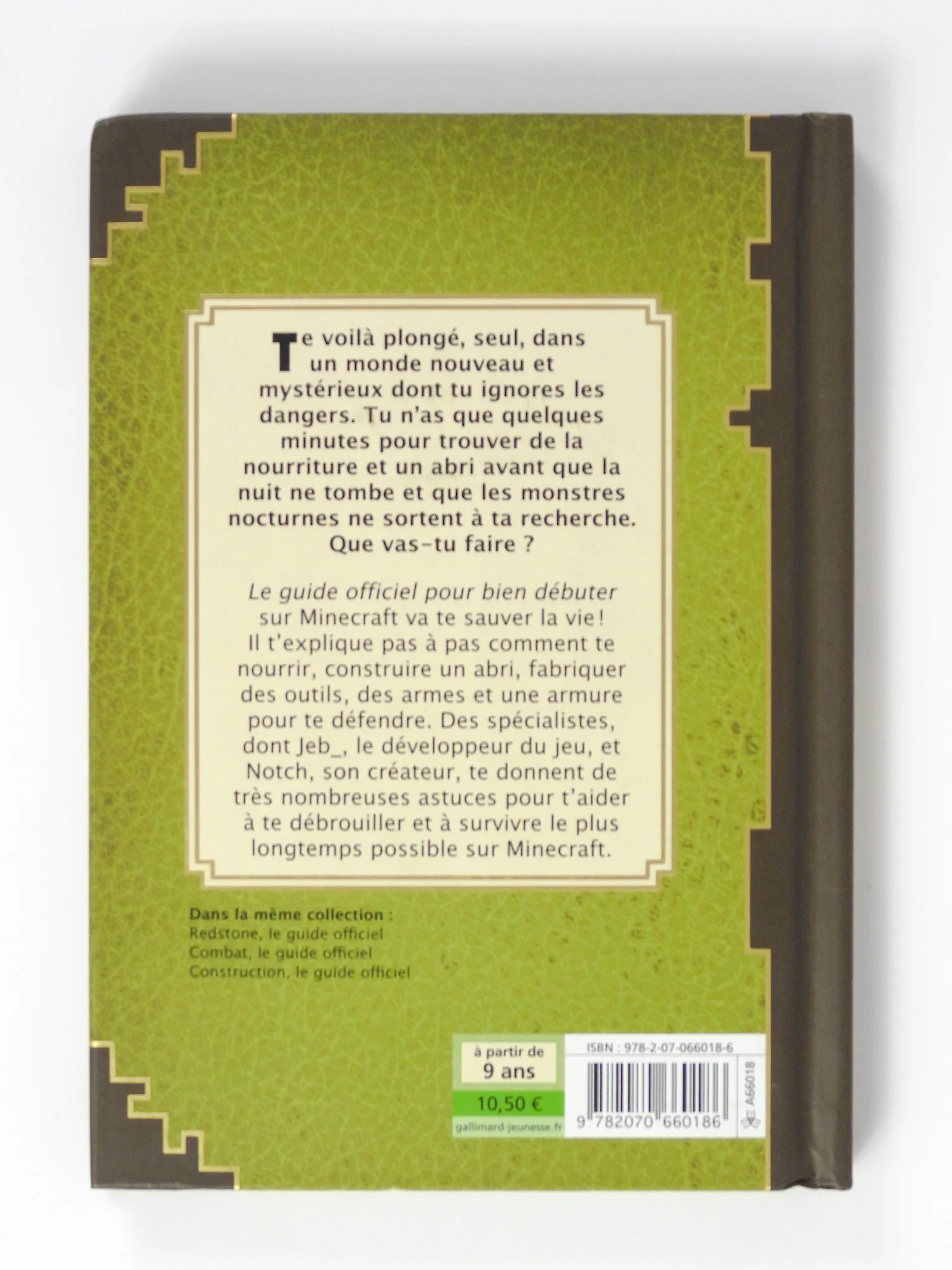 Minecraft: Essential Handbook [French Version]  [Hardcover] [MoJang] (Game Guide) - Image 2