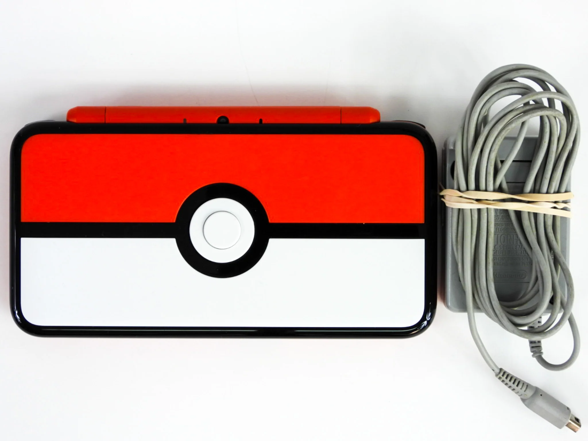 New Nintendo 2DS XL Pokeball - Image 6