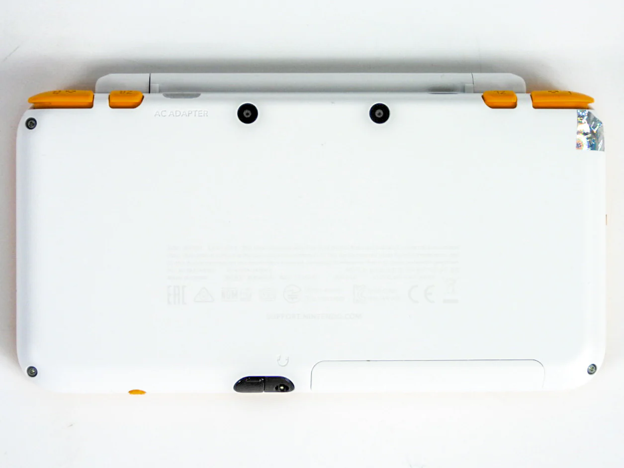 New Nintendo 2DS XL System White & Orange - Image 18