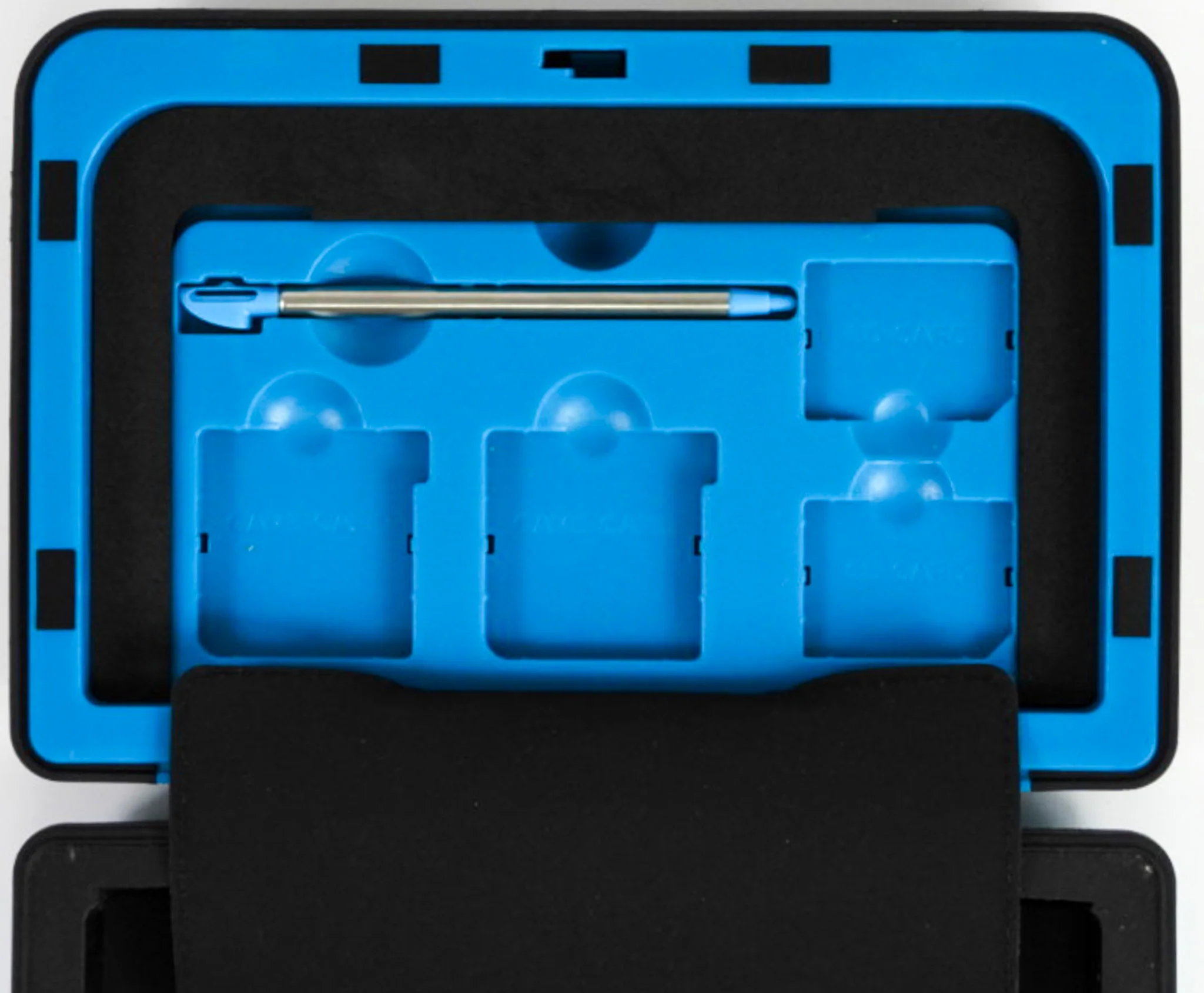 Nintendo 3DS XL Neon Blue Vault Case (Nintendo 3DS) - Image 4