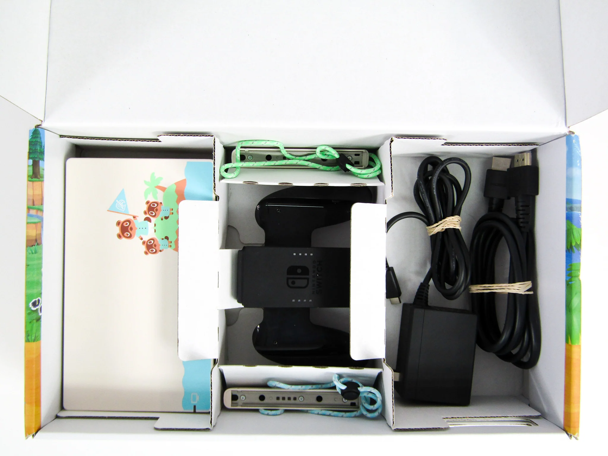Nintendo Switch System [Animal Crossing: New Horizons Edition] - Image 4